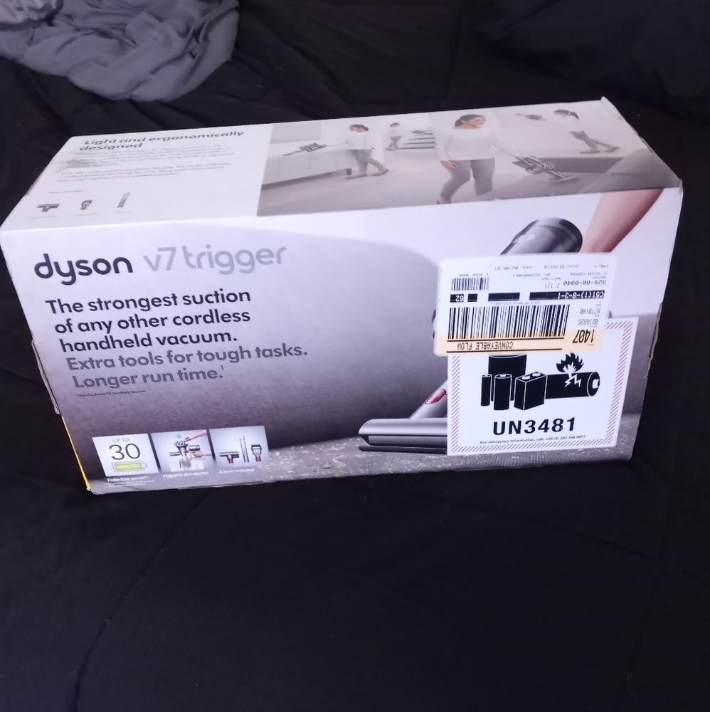 Dyson v7 handheld